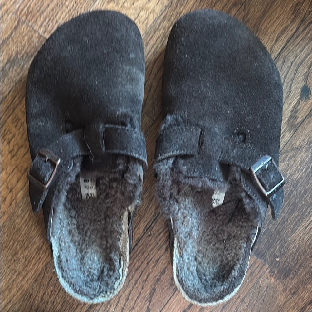 dark brown fur birkenstock boston’s
